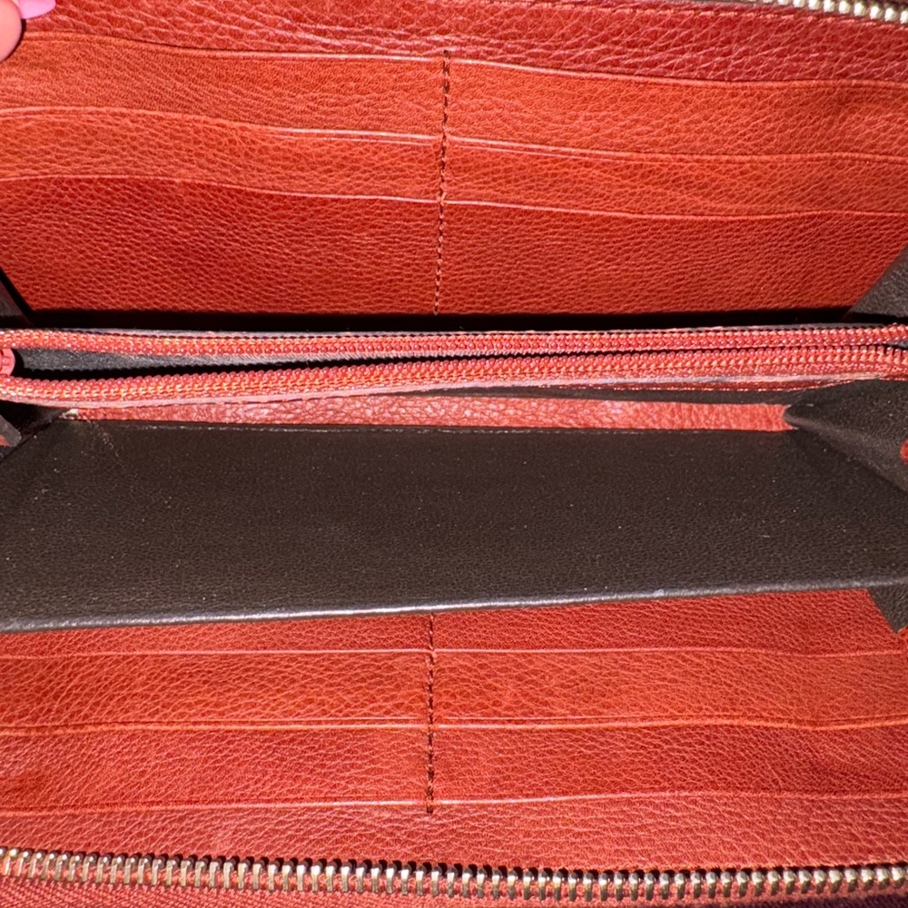 EUC Gucci Leather wallet/Clutch - Picture 5 of 9